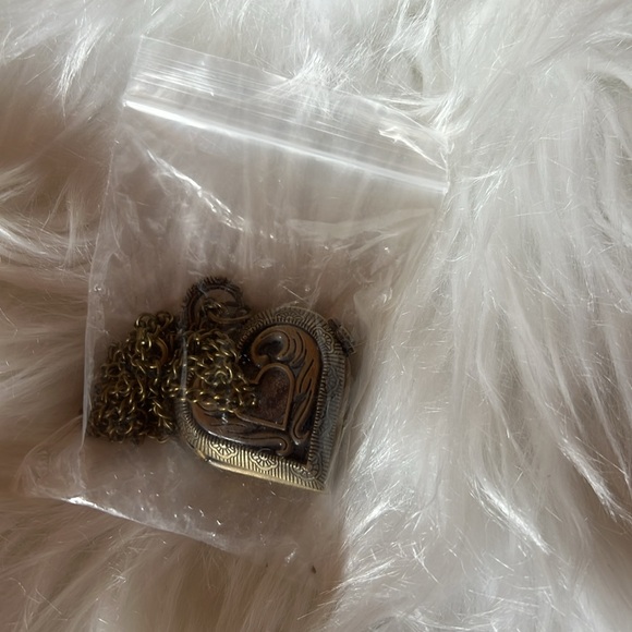 NEW❤️ Vintage Silvery Heart watch - Picture 13 of 13